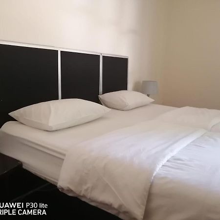 Rosebank Hostel Йоханнесбург Экстерьер фото